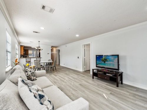 5310 Treetops Dr, Naples, FL 34113-8504