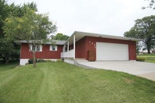 104 11th St, Wellman, IA 52356-9321