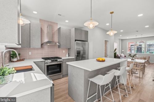 1155 18th St, Philadelphia PA  19146-3052 exterior