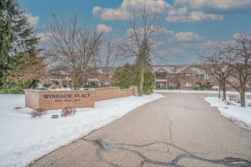 6555 Green Bay Ave, Milwaukee WI  53209-3467 exterior