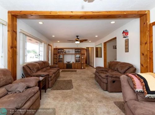 934 72nd St, Hialeah FL  33014-5226 exterior