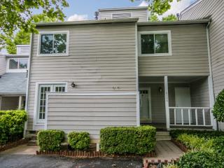 8326 Cricket Lake Dr, Charlotte, NC 28277-9844