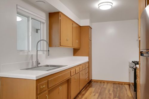 1610 De La Vina St, Santa Barbara CA  93101-2953 exterior