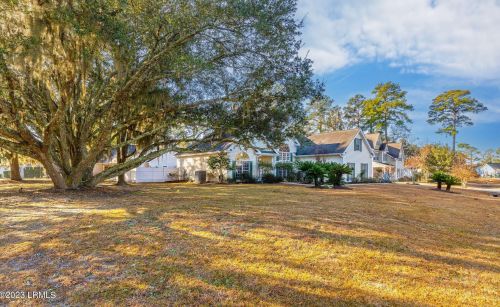 1047 Otter Cir, Beaufort, SC 29902-5861