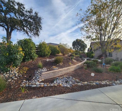 665 Red Cloud Rd, Lake Nacimiento, CA 93446-2947