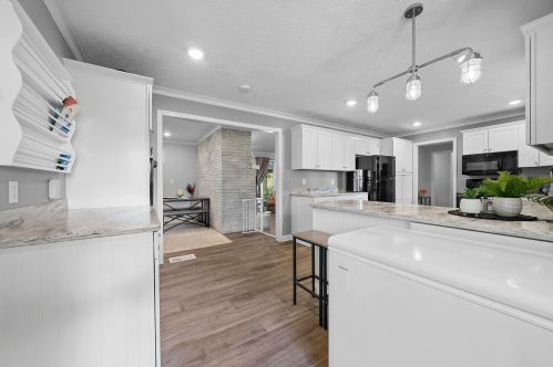 8328 Martinsburg Rd, Mount Vernon OH  43050-9506 exterior