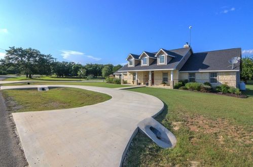 1046 Cielo Springs Dr, Blanco, TX 78606-5619
