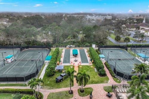 1390 Sweetwater Cv, Naples FL  34110-4201 exterior