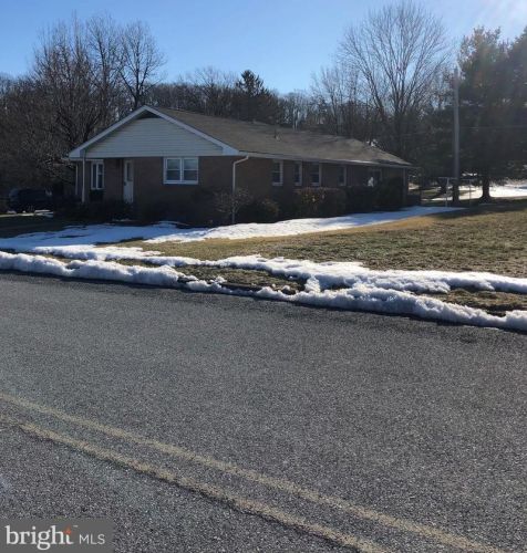 2522 Gap View Rd, Slatington, PA 18080-2213