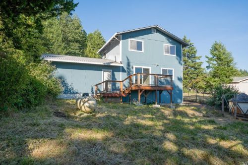 27841 Poppy Dr, Willits CA  95490-9060 exterior