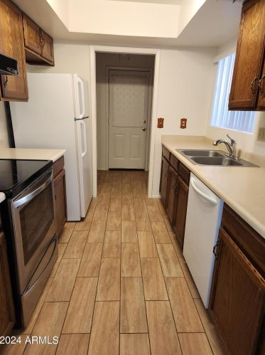4581 Mclellan Rd, Glendale, AZ 85301-4226