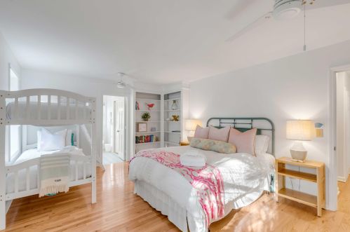 2201 Palm Blvd, Isle Of Palms SC  29451-2349 exterior