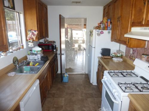 523 Palm Ct, Lake Nacimiento CA  93446-1801 exterior