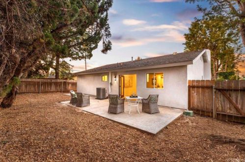 2079 Park Dale Ln, Encinitas CA  92024-4325 exterior