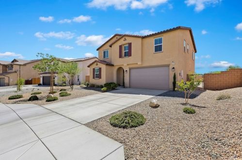 15739 Yosemite St, Victorville, CA 92394-6740