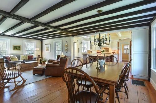 1463 Frenchtown Rd, Warwick RI  02818-1310 exterior