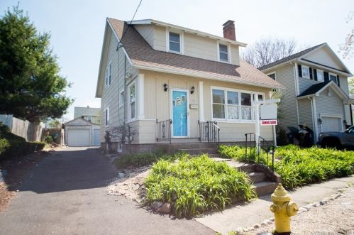 81 Avon St, Milford, CT 06461-4003