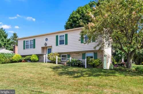 232 Howard St, Red Lion, PA 17356-1313