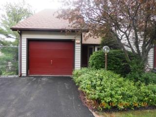 91 Surrey Hl Dr, Newtonville NY  12110-5461 exterior