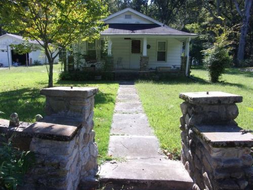 1124 Laynes Cove Rd, Pelham, TN 37366-3238