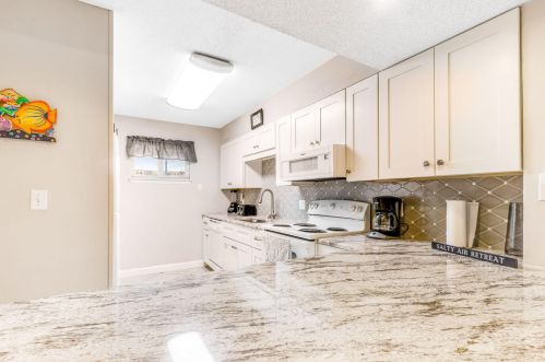 1114 Santa Rosa Blvd, Fort Walton Beach, FL 32548-6169