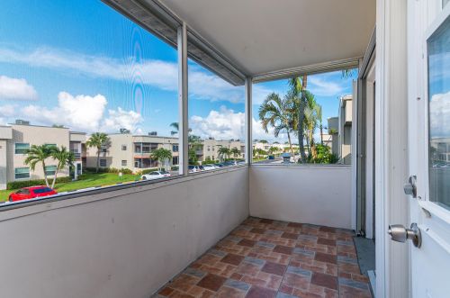 903 Flanders, Delray Beach, FL 33484-5347
