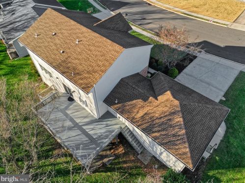 56 Sherwood Cir, West Enola PA  17025-1840 exterior