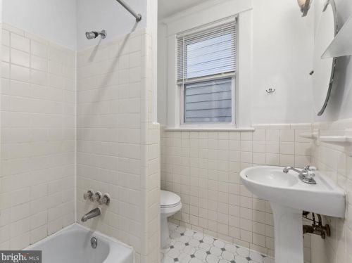 916 Capitol St, Washington DC 20003-1533 exterior