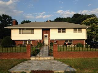 47 Ardsley Rd, Waterbury, CT 06708-1824