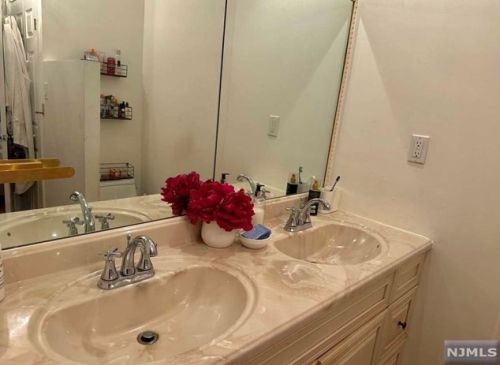 214 Columbus Pl, Cliffside Park NJ  07010-1006 exterior