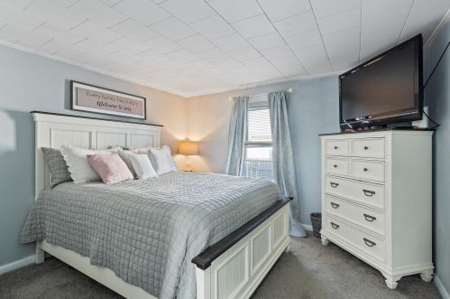 15 Sawyer St, Nashua NH  03060-3740 exterior