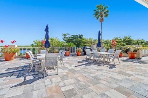 401 Bayfront Pl, Naples FL  34102-6455 exterior