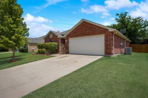 1410 Cowtown Dr, Midlothian TX  76063-5713 exterior