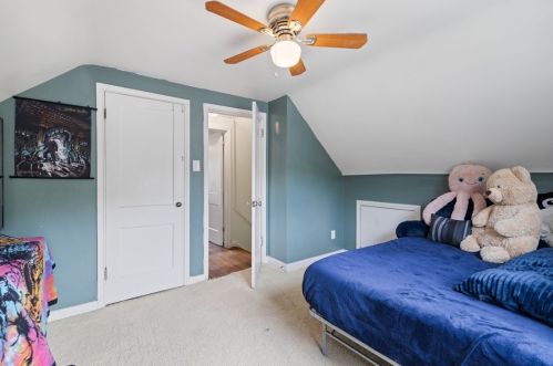 236 Maryland Dr, Glenshaw PA  15116-1724 exterior