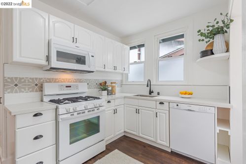 2714 60 Ave, Oakland CA 94605-1501 exterior