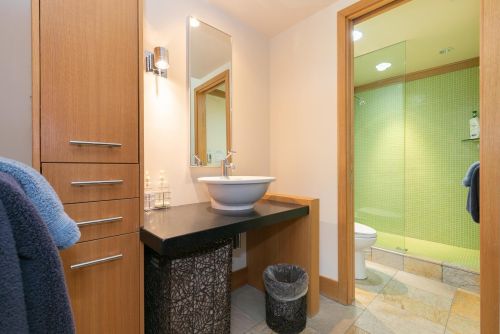 3066 Silver Strike, Truckee CA  96161-4208 exterior