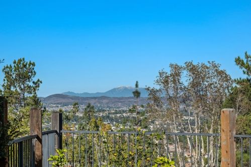 564 Indian Trl, Anaheim, CA 92807-4713
