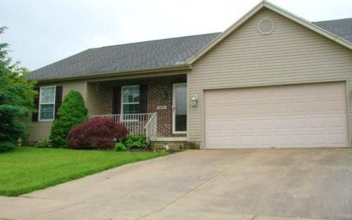 1437 Woodside Dr, Wilmington, OH 45177-1169