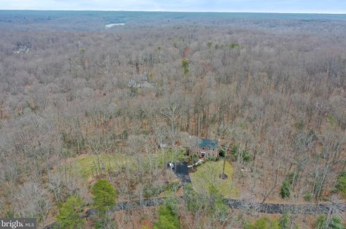 5550 Wide Oak Ct, Woodbridge VA  22192-6036 exterior