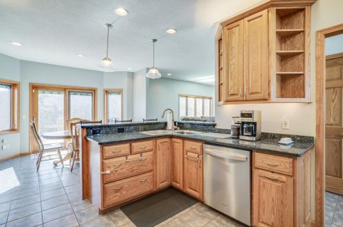 5230 Creekside Pl, La Crosse WI  54601-2296 exterior