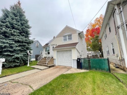 119 Adelphi St, Roselle, NJ 07203-1315