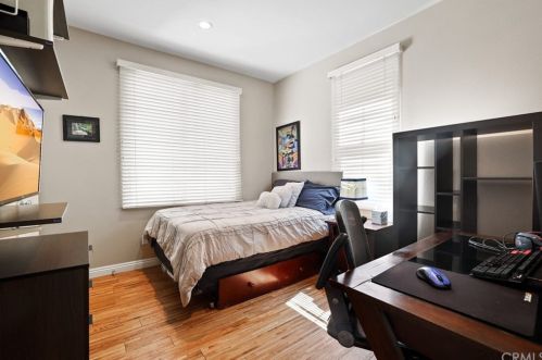 46 Duet, Irvine CA  92603-4216 exterior