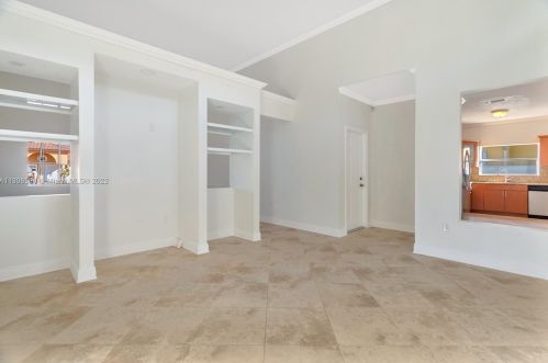 7090 5th Ave, Hialeah FL  33014-4952 exterior