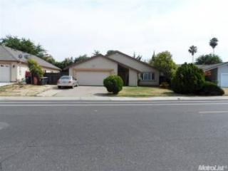 3212 Explorer Dr, Sacramento CA  95827-2809 exterior
