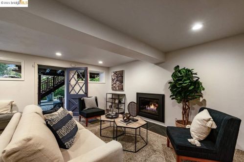 6730 Heartwood Dr, Oakland CA  94611-2337 exterior