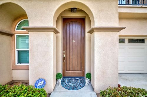 490 Iris St, La Habra, CA 90631-9283