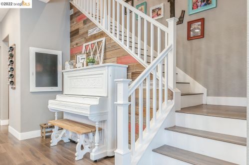 15 Solstice Ct, Oakley CA  94561-1759 exterior