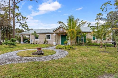 561 20th Ave, Naples FL  34120-3372 exterior