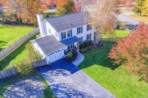 19 Birchwood Ln, Middletown, NY 10940-6687