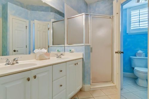 4916 Keeneland Cir, Orlando FL  32819-3141 exterior